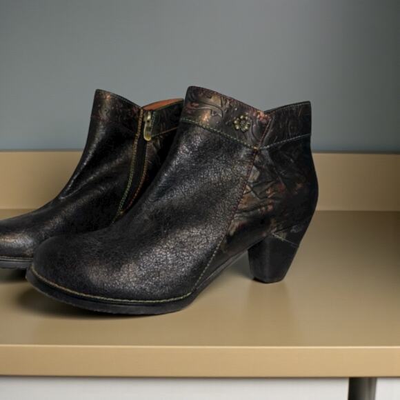 L’Artiste by Spring Step “Bestlove” Hand-Painted Leather Booties – Size 8M / 39 - Picture 1 of 13